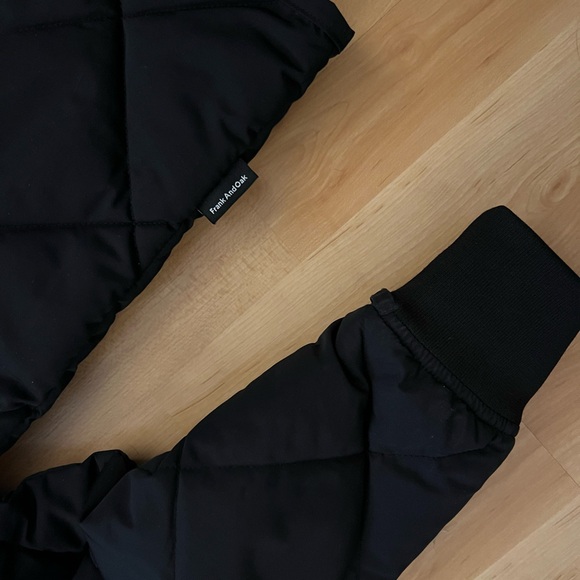 Frank and oak black thinsulate quilted puffer jacket with pockets, zipper front - Picture 6 of 6